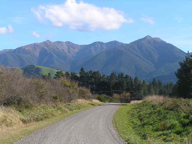 Ruahine - Sunrise Hut 001.jpg